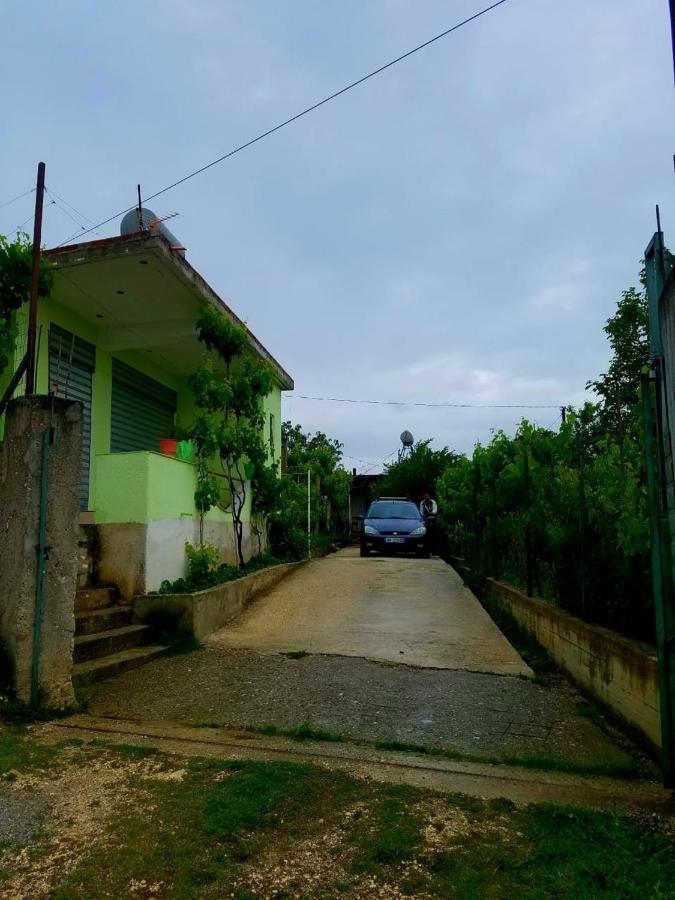 Guesthouse Aleksander Berat Dış mekan fotoğraf
